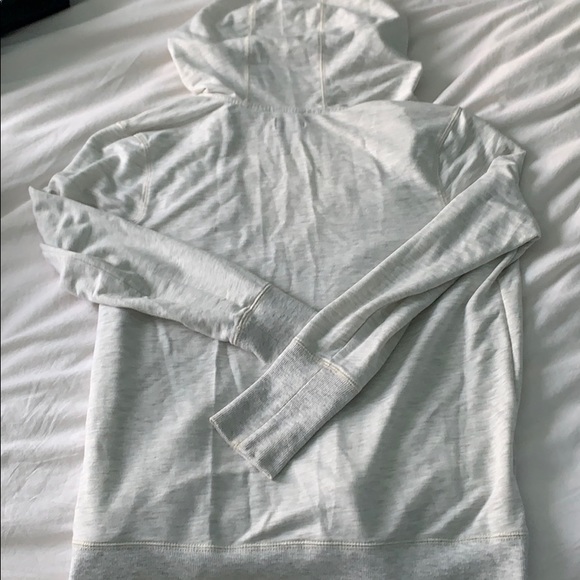 Roots Canada Yoga Top - Picture 2 of 4